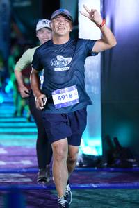 BIB: 4918
                            <button type="button" onclick="openModal(26227135)" class="btn btn-primary btn-sm float-right btn-popup" data-toggle="modal" data-target=".modal-high-quality">
                        <i class="fas fa-shopping-cart"></i> Add to Cart
                    </button>
                                            <button type="button" onclick="isThisMe(26227135, true)" class="btn btn-success btn-sm float-right btn-popup btn-isme hidden" data-toggle="tooltip" data-placement="bottom" title="นี่คือรูปของคุณใช่ไหม คลิกที่นี่เพื่อเอาเข้าอัลบั้ม">
                        <i class="fas fa-plus"></i> Add to album
                    </button>
                    <button type="button" onclick="isThisMe(26227135, false)" class="btn btn-warning btn-sm float-right btn-popup btn-isnotme hidden">
                        <i class="fas fa-ban"></i> Remove from album
                    </button>